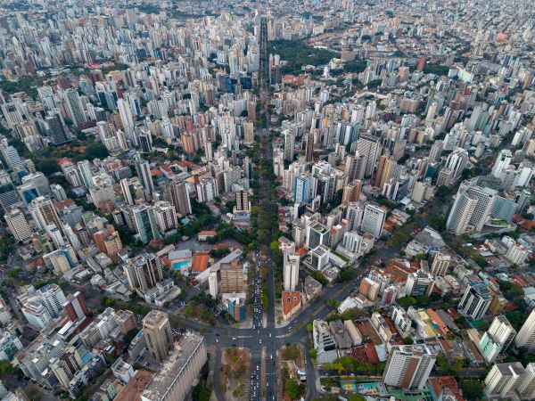 Quels sont les défis de l'urbanisation croissante dans les grandes métropoles ?